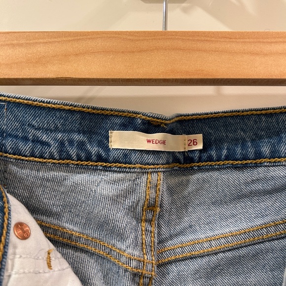 Levi Wedgie Jeans - Picture 2 of 3